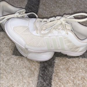 Addidas white cheer shoes
